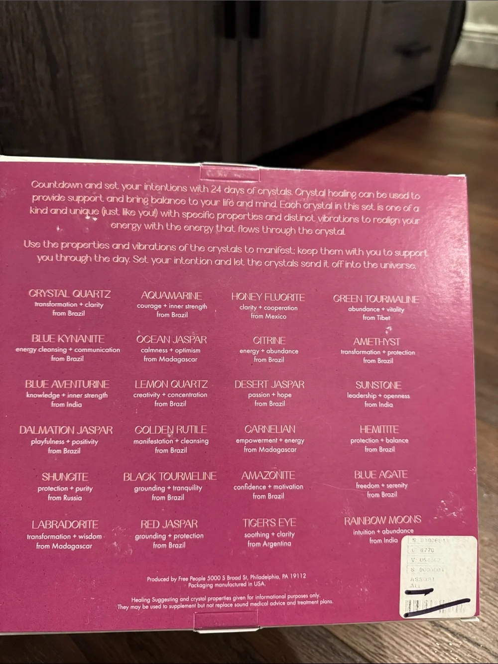 Free People Crystal Advent 24 Days of Crystals pieces Calendar -